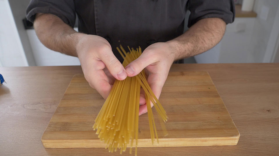 What is the Difference Between Fresh and Dry Pasta?